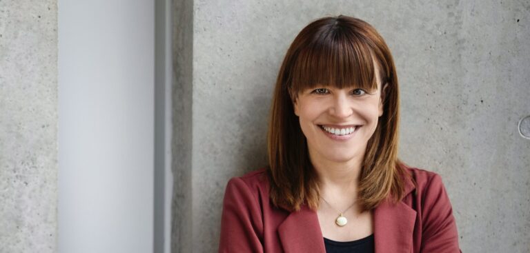 julia reuschenbach blind